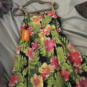 I am selling a kids dress brand new never worn from Gymboree